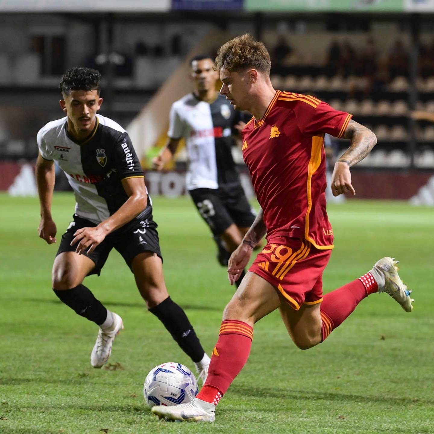 关于转折点皇家马德里内部沟通，意甲集结日攻防权衡，气氛紧张，年轻球员得到机会的信息