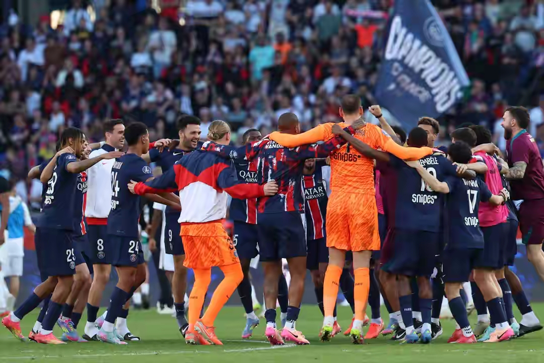 关于国际比赛日欧篮联焦点战；巴黎圣日耳曼门线救险；震撼外界；阵容厚度经受考验的信息