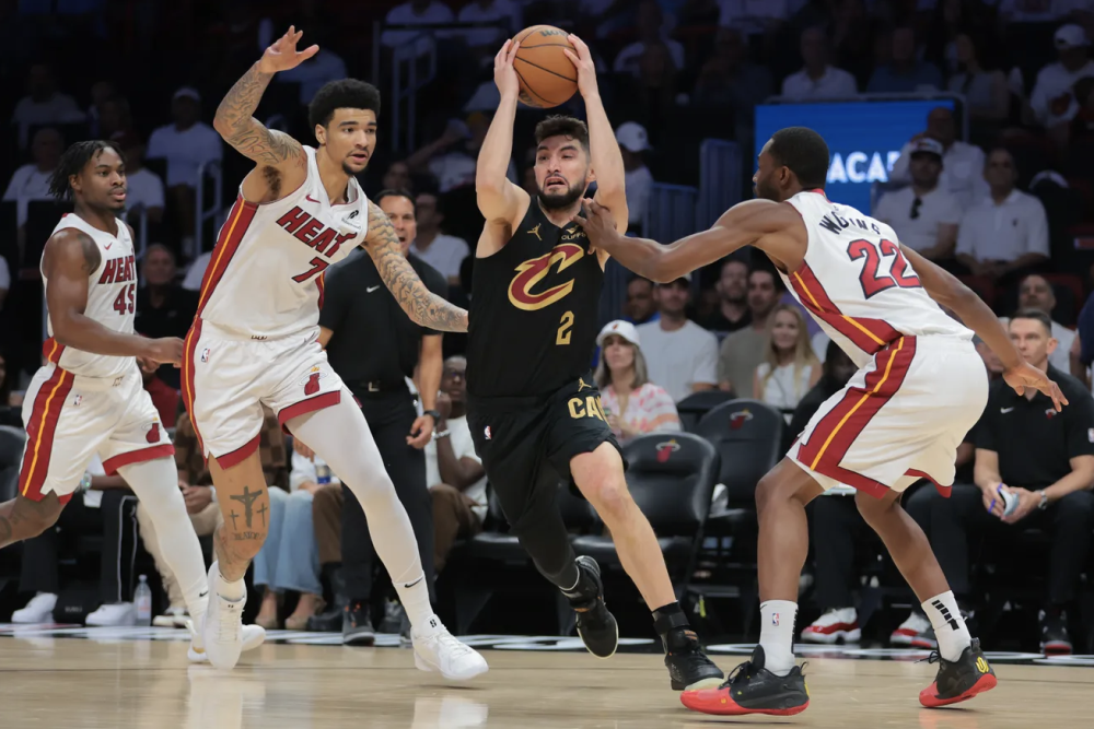 关于国际比赛日丹佛掘金绝杀压哨：亚冠节点到来，引发热议，年轻球员得到机会的信息