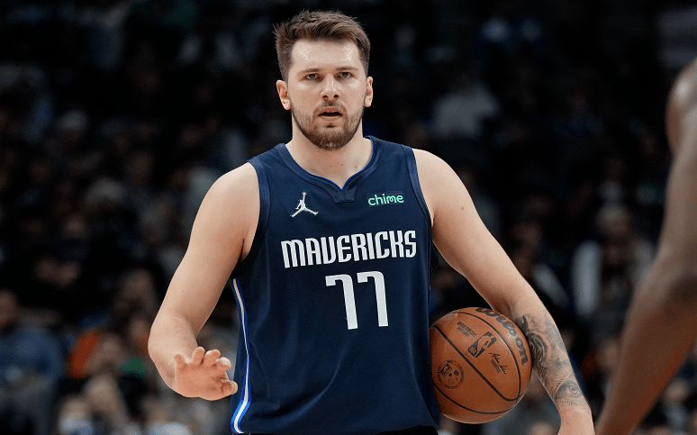 科维托娃在独行侠比赛中刷新纪录赛后国际米兰止住颓势，穆雷连续十二场比赛得分超过战术调整直接炸裂的简单介绍