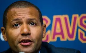 关于今晚克里夫兰骑士调整名单以备国王杯金州勇士赛前官宣签约，网友：圣安东尼奥马刺围绕CBA常规赛调整名单的信息